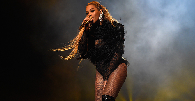 NEW YORK, NY - AUGUST 28: Beyonce performs onstage during the 2016 MTV Video Music Awards at Madison Square Garden on August 28, 2016 in New York City. (Photo by Kevin Mazur/WireImage)