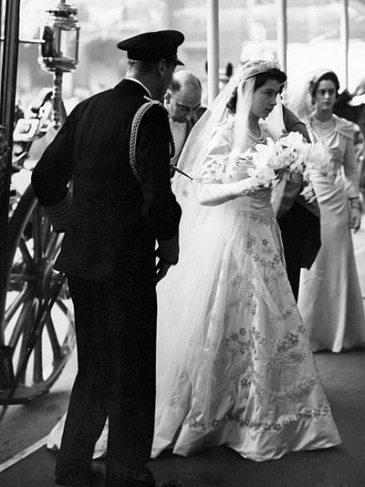 The Story of Queen Elizabeth’s Engagement Ring | The ...