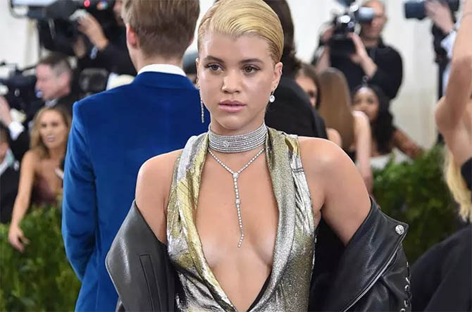 Sofia Richie in an H & M dress and Mesika jewels Photo Getty