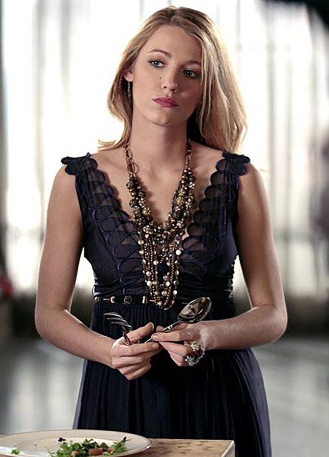Blake Lively wearing a pyrite and agate multi-chain necklace by Stephen Dweck in 'Gossip Girl.'