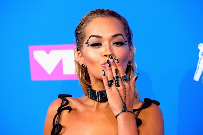 Rita Ora wearing Lorraine Schwartz black diamond jewels at the 2018 MTV Video Music Awards at Radio City Music Hall on August 20, 2018 in New York City. 