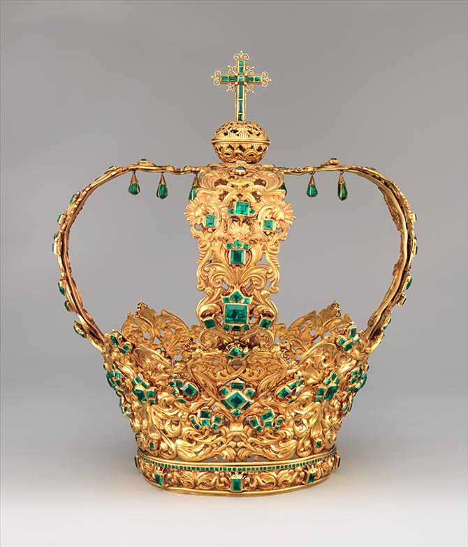 Gold and emerald Crown of the Andes made in Colombia. The diadem was created around 1660 and the arches were added about 100 years later. 