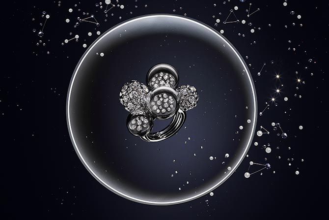 The Trembling Star Ring from the Les Galaxies de Cartier collection.