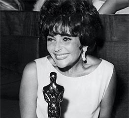 The Adventurine Posts Elizabeth Taylor’s Earrings at the 1961 Oscars