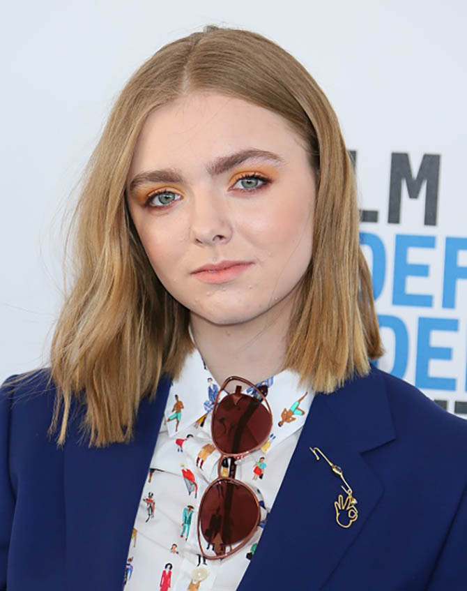 Elsie Fisher wore an Ok pin.