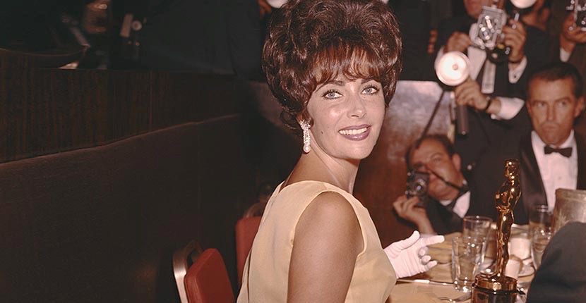 The Adventurine Posts Elizabeth Taylor’s Earrings at the 1961 Oscars
