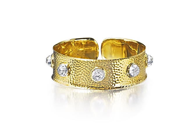 NEW YORK LOT 18 – An 18K gold and rock crystal ‘Headlight’ collar by DAVID WEBB