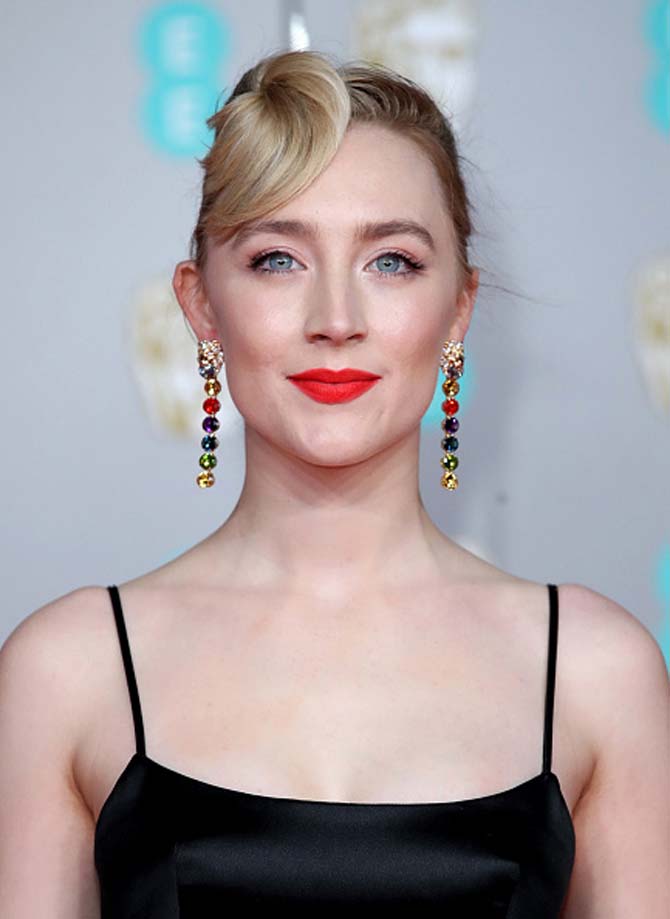 Saoirse Ronan wore Gucci High Jewelry earrings.