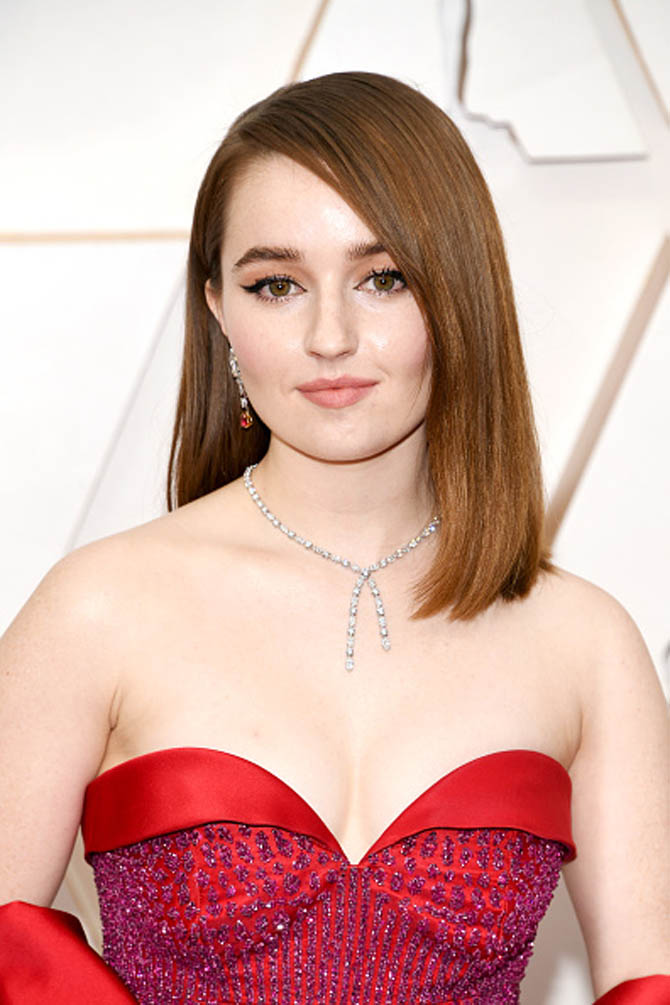  Kaitlyn Dever wore jewels by Harry Winston.