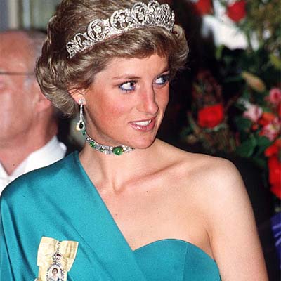 The Adventurine Posts Princess Diana’s Late ’80s to ’90s Jewelry Style