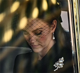 The Adventurine Posts The Symbolic Jewelry at the Funeral Procession