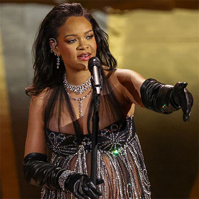The Adventurine Posts All 4 of Rihanna’s Oscar Night Jewelry Looks